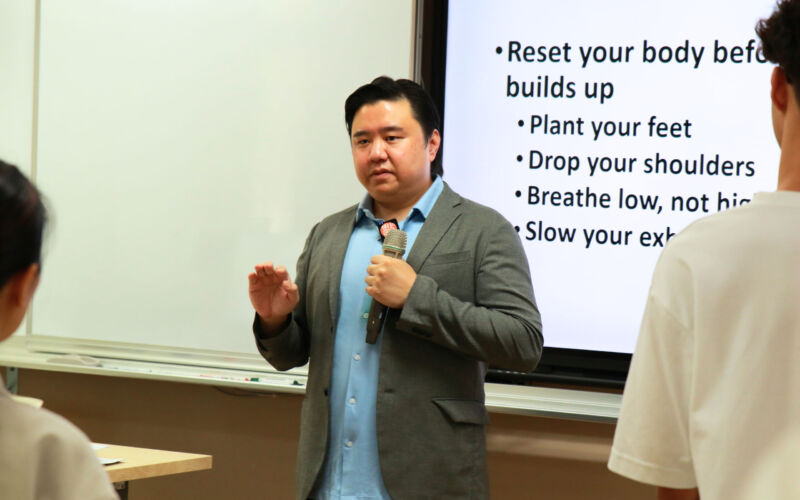 從焦慮到自信 教發中心工作坊助 EMI TA 突破英語表達關卡